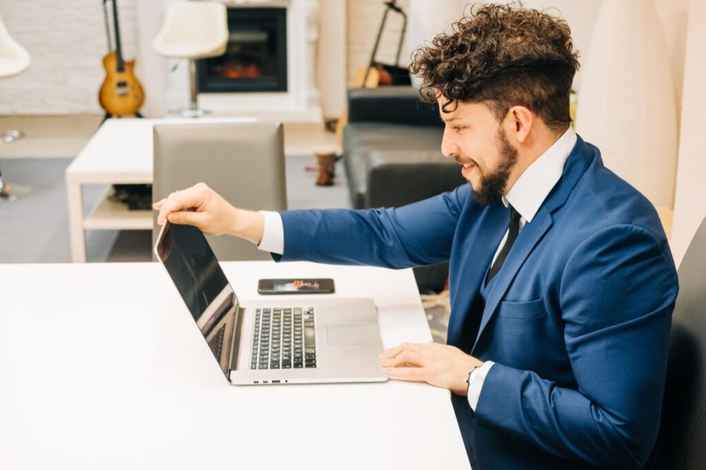 Nowy model HP ProBook 440 G11 jest wyposażony w szereg funkcji opartych na sztucznej inteligencji, które znacząco wpływają na komfort i efektywność pracy